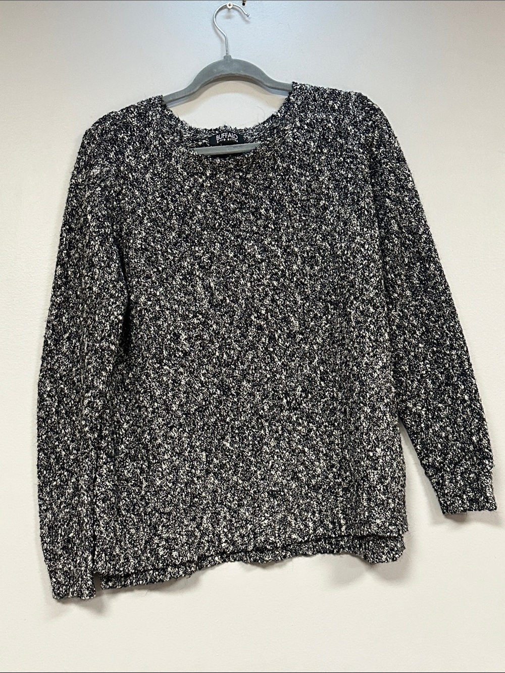 BUFFALO David Bitton soft & stretchy boucle scoop neck pullover sweater, L.